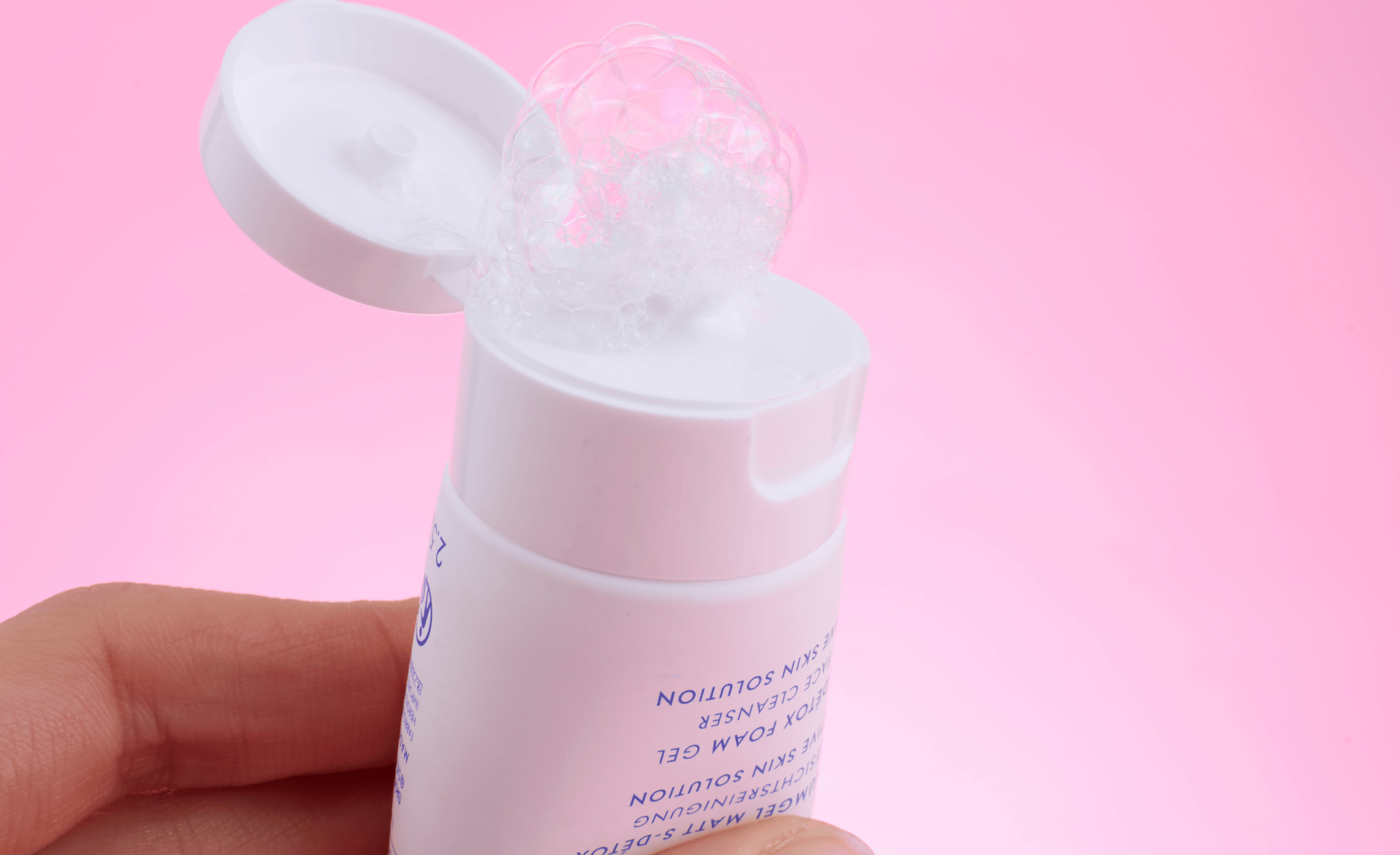 Gel Mousse S-Détox : le nettoyant visage purifiant pour une peau nette au quotidien